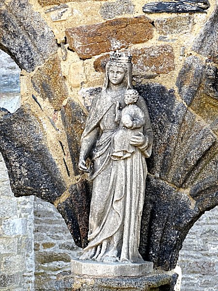 La Vierge mère
